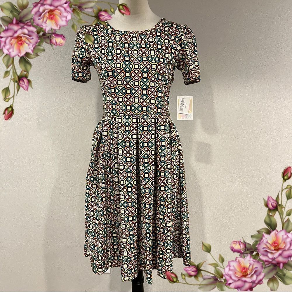 LuLaRoe Amelia Abstract short sleeve Dress size medium‎